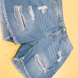 EUC HENCHENG LIGHT WASH HIGH WAISTED JEAN SHORTS